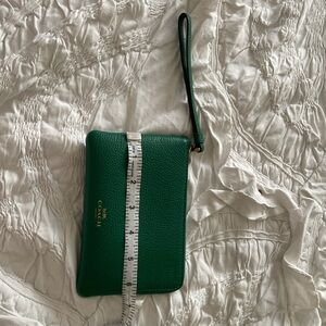 Like New Coach Corner Zip Leather Wristlet, zero scuffs, like new